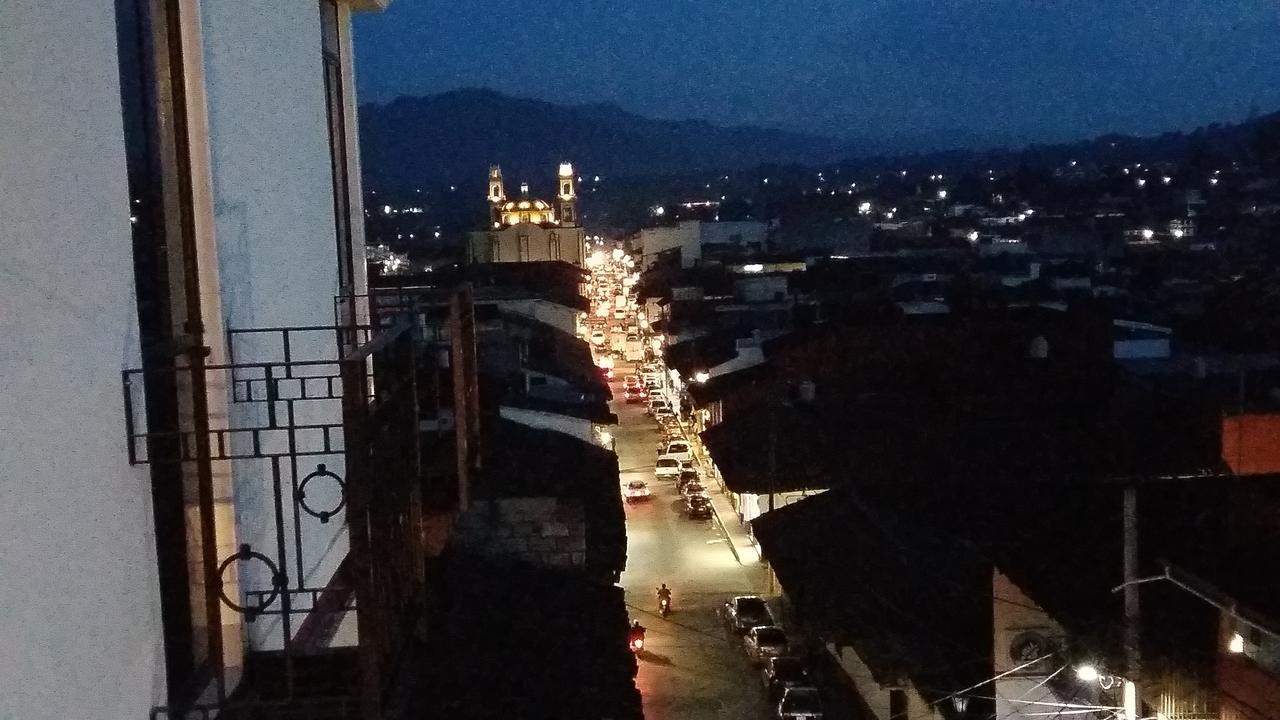 Hostal El Eden Zacatlán エクステリア 写真