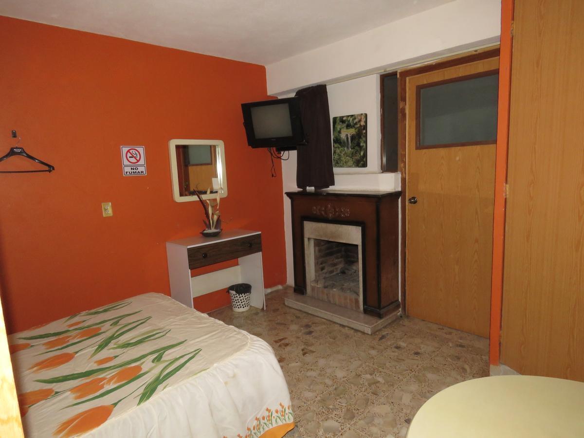 Hostal El Eden Zacatlán エクステリア 写真